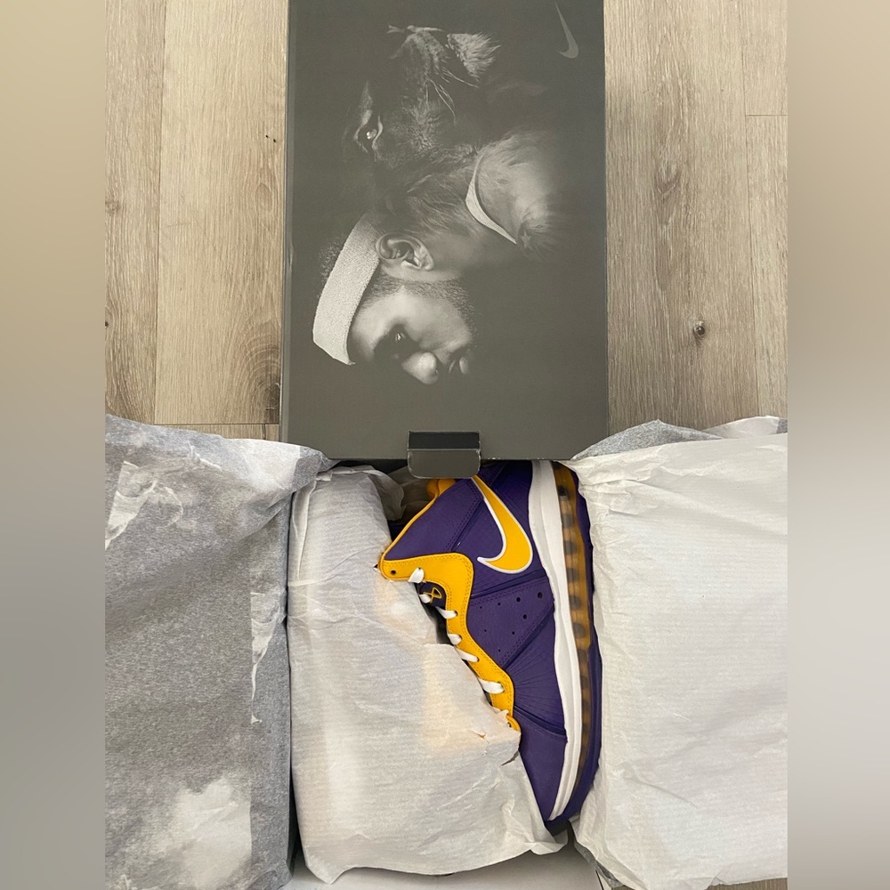 Nike Air LeBron 8 ‘LAKERS’ SIZE 8 $180